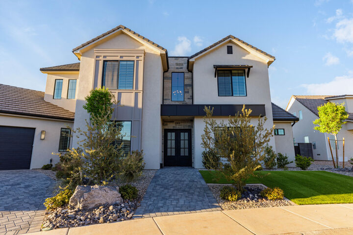 Property Photo:  619 E Royal Ridge Dr  UT 84780 