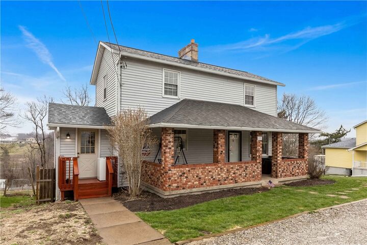 Property Photo:  418 Cardinal Dr  PA 15317 