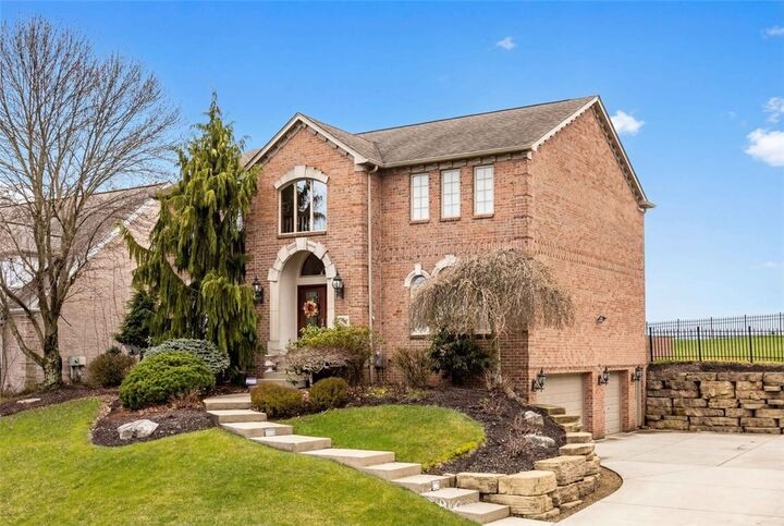 Property Photo: 262 Hickory Heights Drive PA 15017