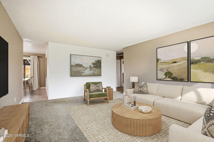 Property Photo:  1504 S 74th Ave  WA 98908 