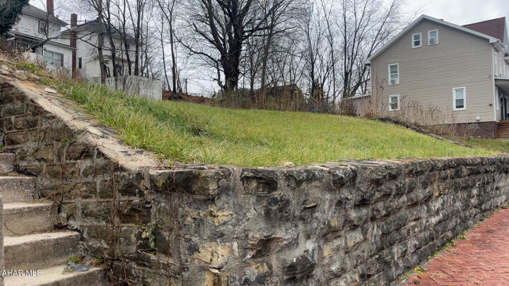 Property Photo: 1454 Washington Avenue PA 16601