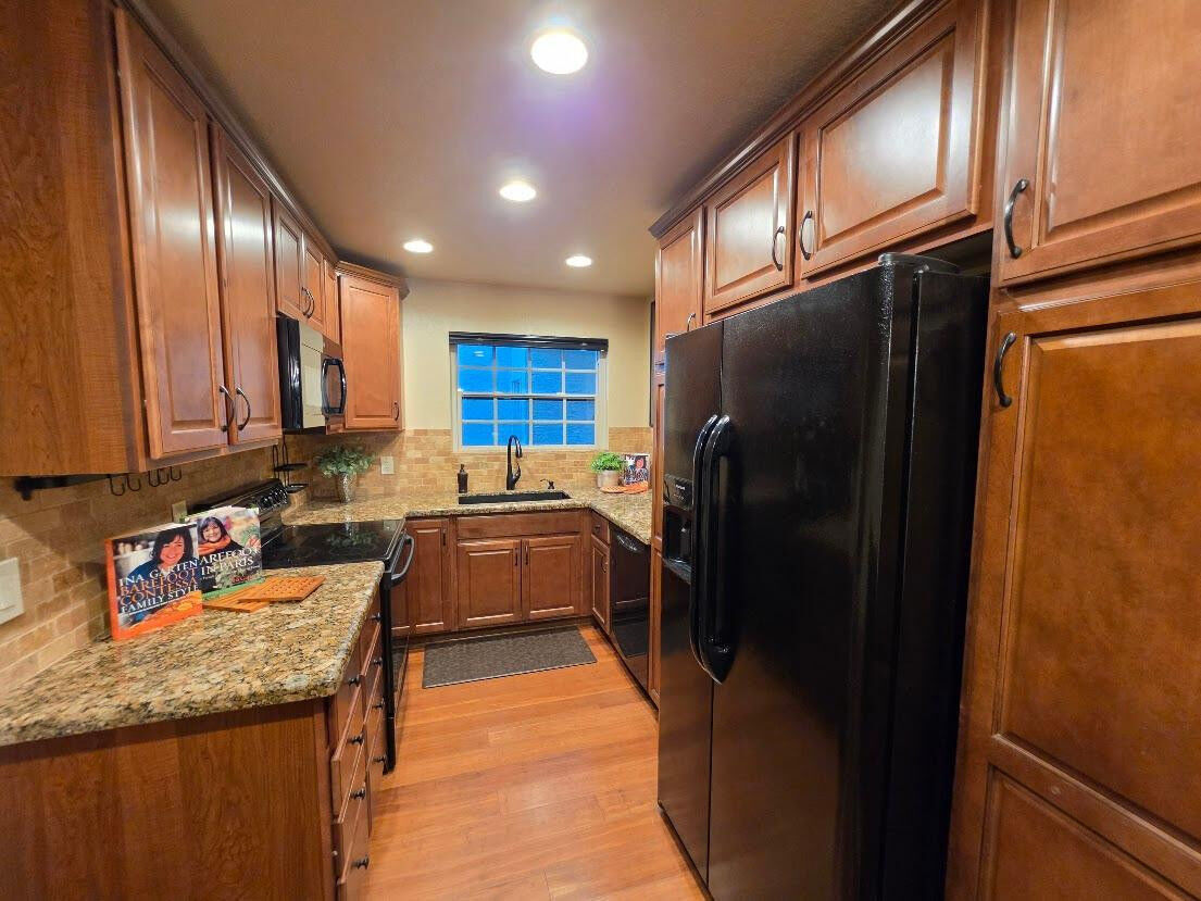 Property Photo: 10015 E Mountain View Road 1002 AZ 85258
