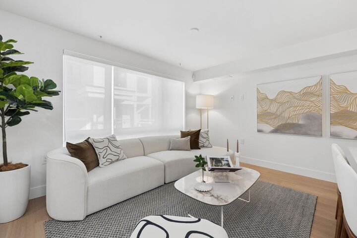 578 W 24 Avenue 222 — photo 1