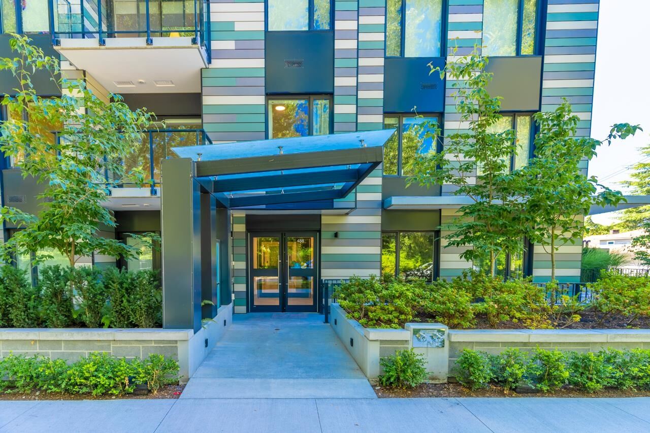 Property Photo: 488 W 58th Avenue 209 BC V5X 1V5