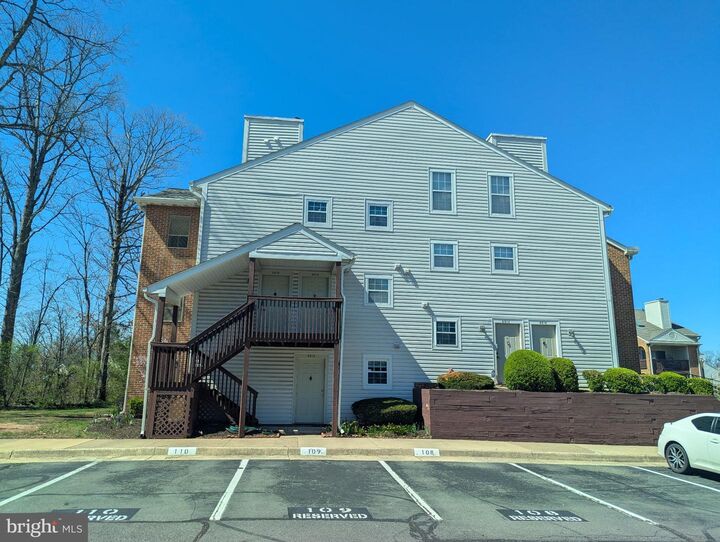 Property Photo:  8814 Tanglewood Lane 102  VA 20110 