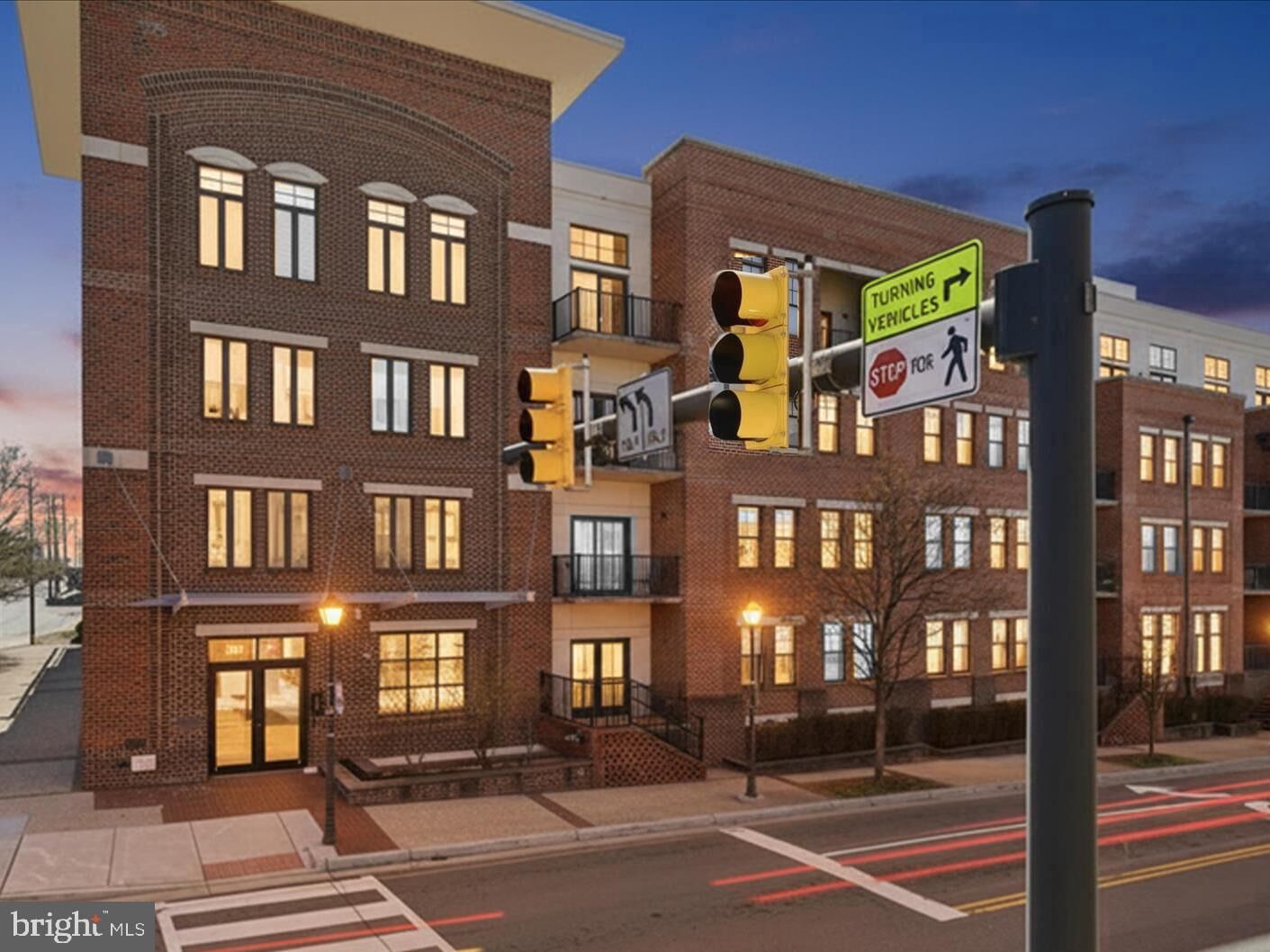 Property Photo: 181 E Reed Avenue 411 VA 22305