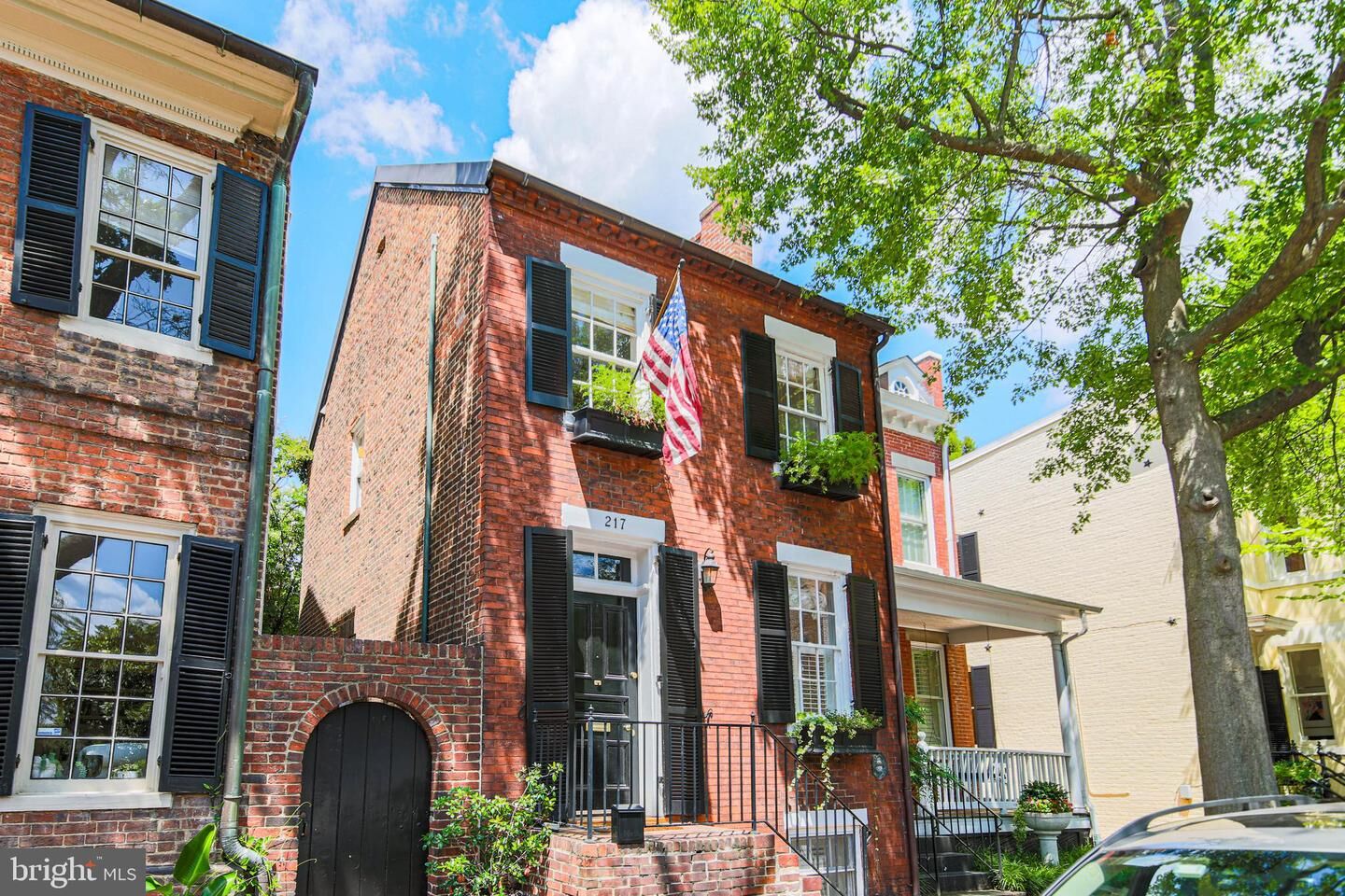 Property Photo:  217 S Lee Street  VA 22314 