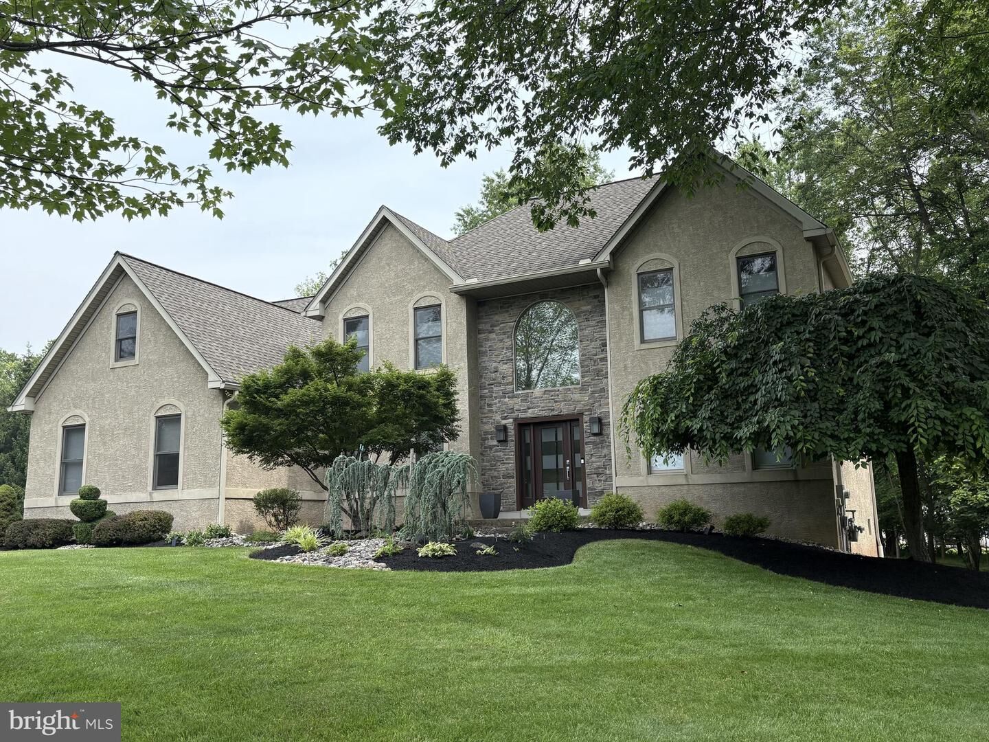 Property Photo: 880 Wooded Pond PA 19002