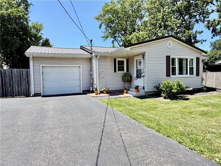 Property Photo: 719 N Graham Street IL 61951