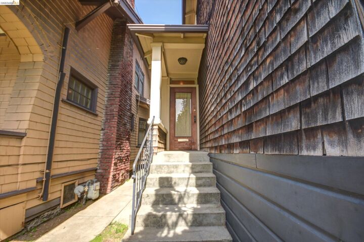 Property Photo: 5570 Taft Ave CA 94618