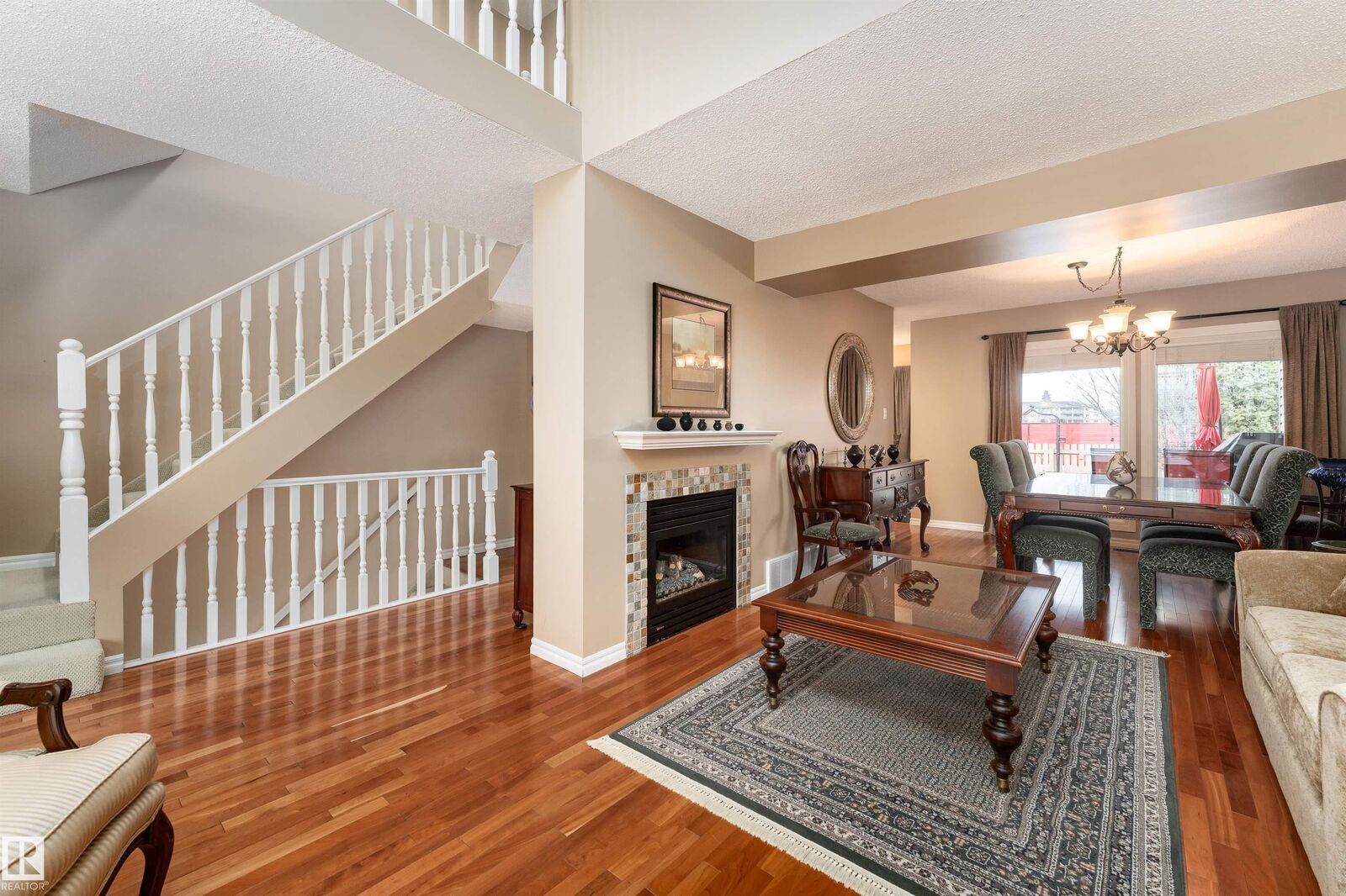 Property Photo: 2020 105 Street NW 6 AB T6J 5J2