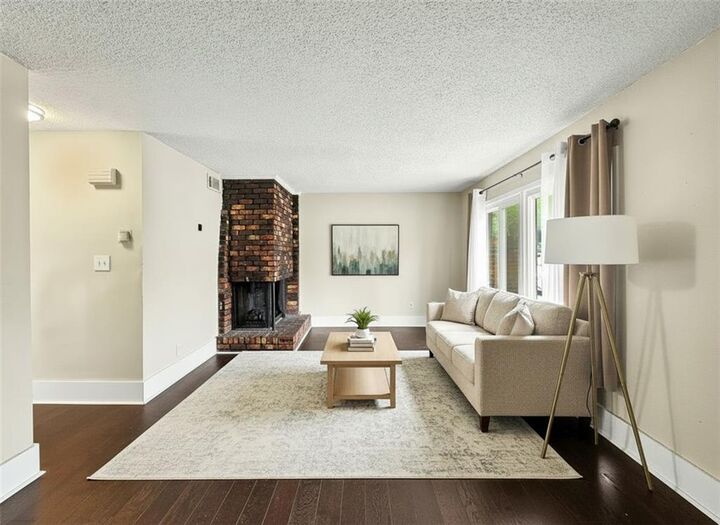 Property Photo: 1831 Ashborough Court B GA 30067