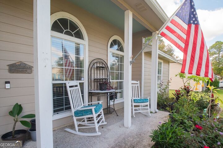 Property Photo:  208 McQueen Circle  GA 31558 