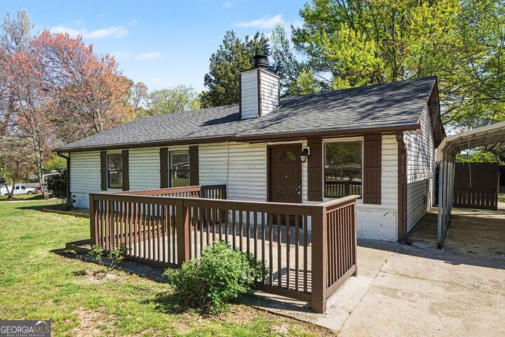 Property Photo:  724 Highland Loop  GA 30046 