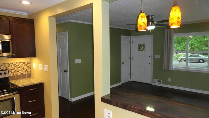 Property Photo: 4202 Berkshire Ave KY 40220