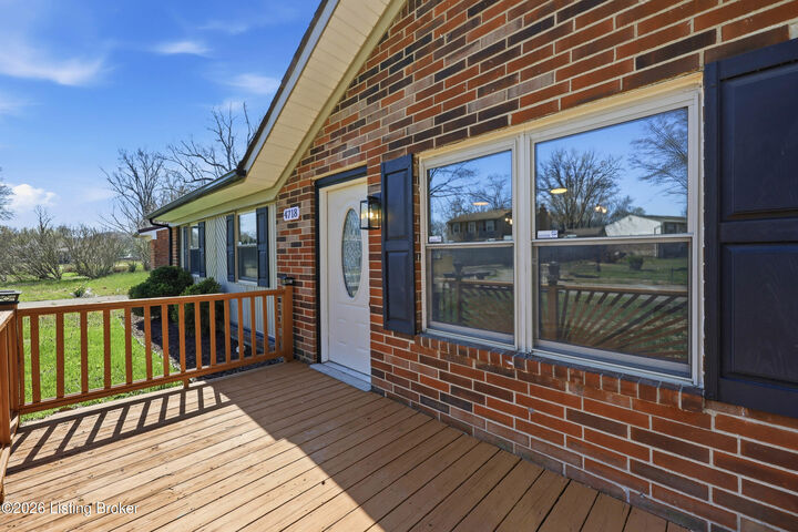 Property Photo:  4718 Haney Way  KY 40272 