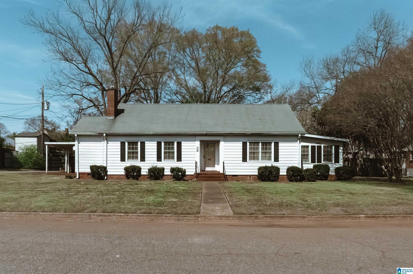 Property Photo:  304 Cedar Street  AL 35160 