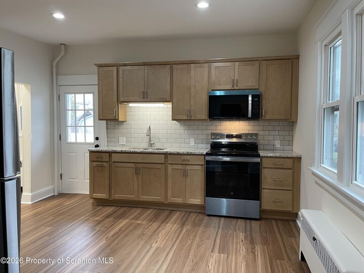 Property Photo:  1064 Lincoln Street Apt. B  PA 18519 