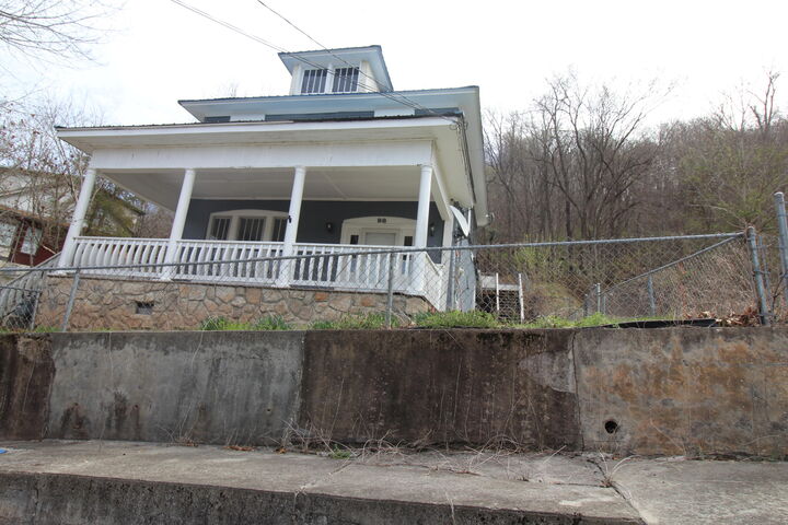 Property Photo:  98 Herman St  WV 25951 