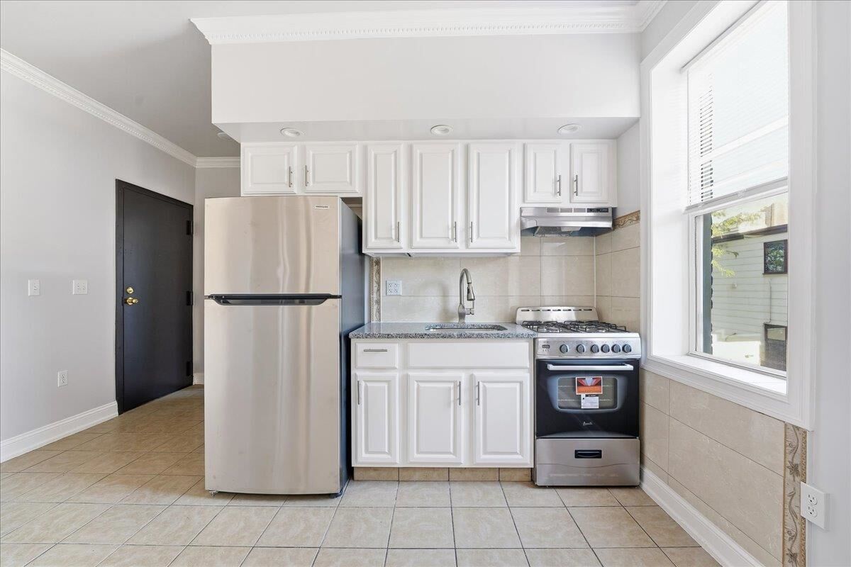 Property Photo: 3-5 Potter Pl 2B NJ 07086