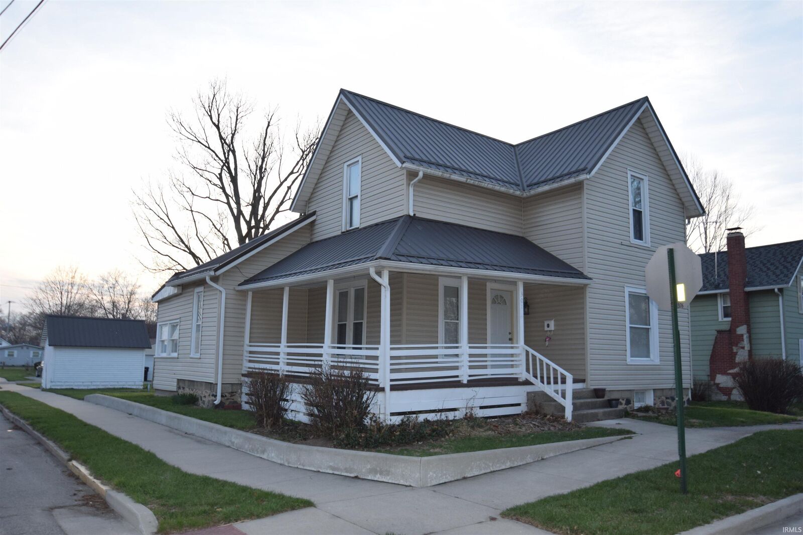Property Photo:  301 N Lake St  IN 46567 