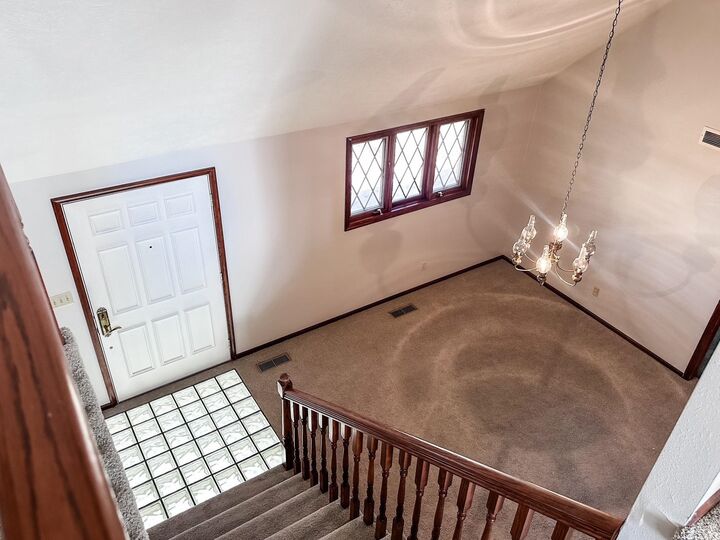 Property Photo: 2210 W Leota St NE 69101