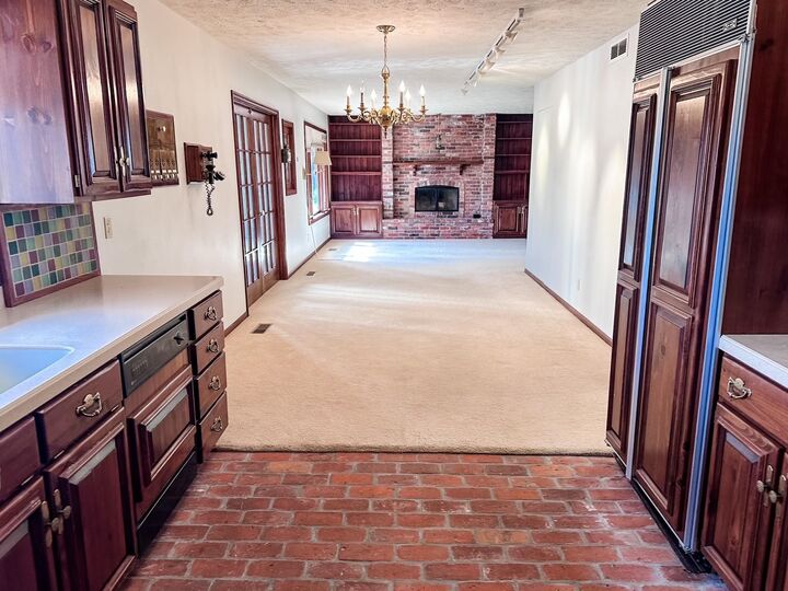Property Photo: 2210 W Leota St NE 69101