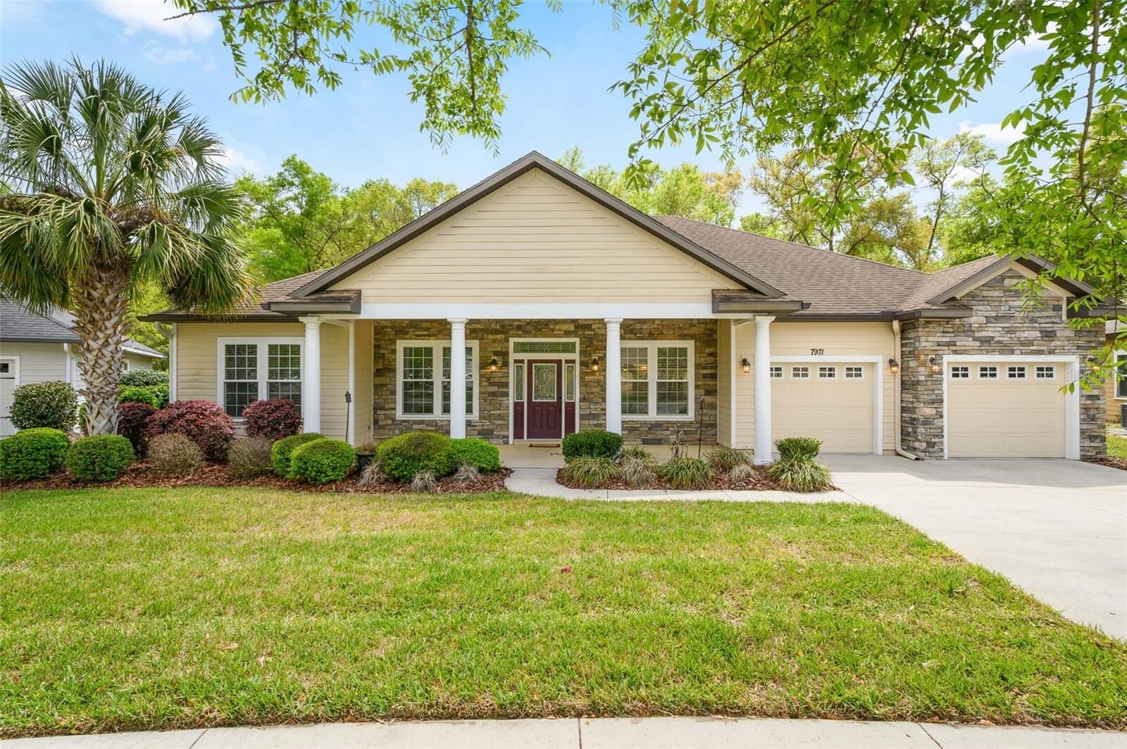 Property Photo:  7971 SW 80th Lane  FL 32608 