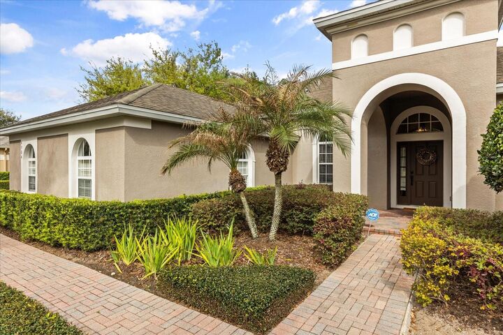 Property Photo:  4904 Legacy Oaks Drive  FL 32839 