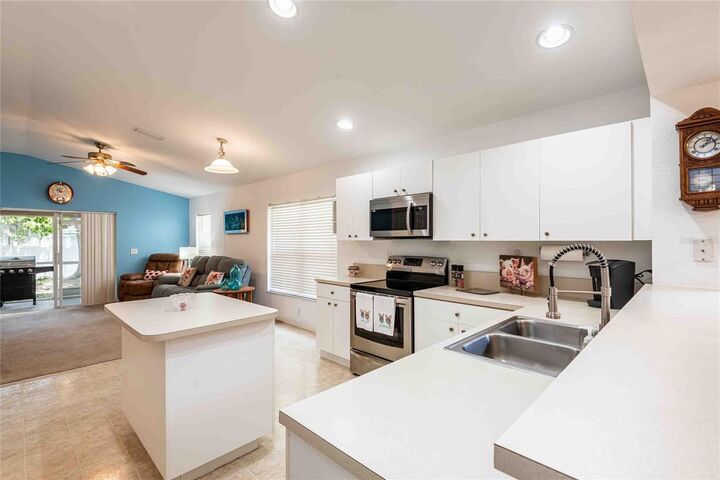 Property Photo:  11249 Cocoa Beach Drive  FL 33569 