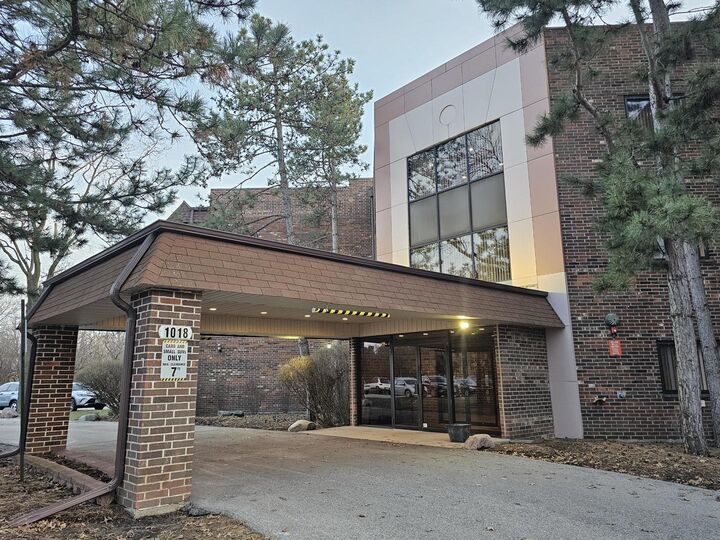 Property Photo:  1018 Castilian Court 205  IL 60025 