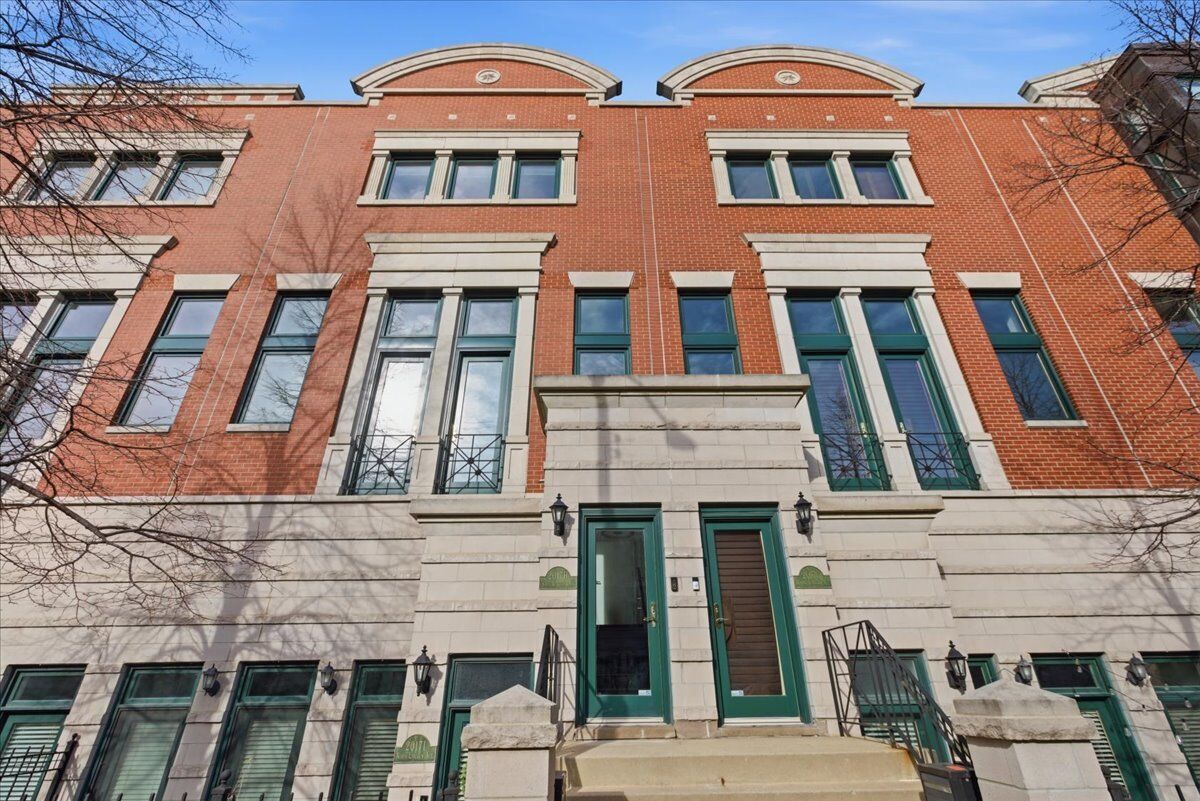 Property Photo:  2017 N Lincoln Avenue H  IL 60614 