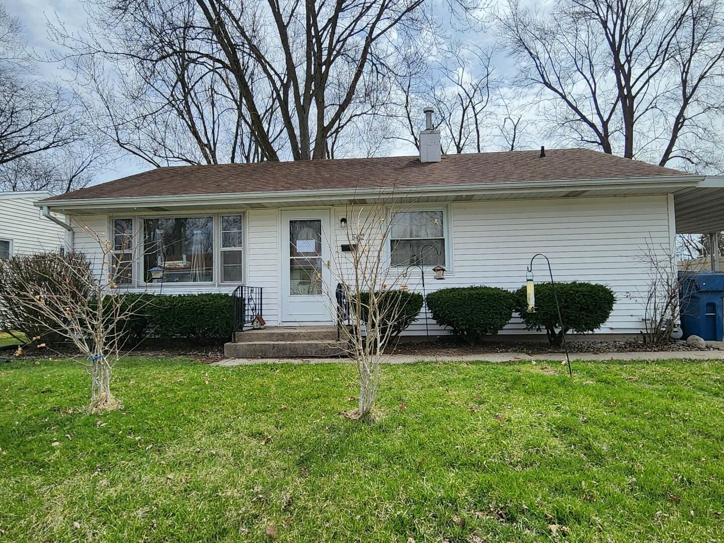 Property Photo:  562 W Drummond Drive  IL 60914 