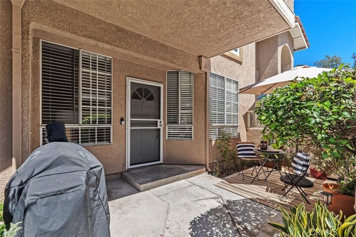 Property Photo:  23 Via Honrado  CA 92688 