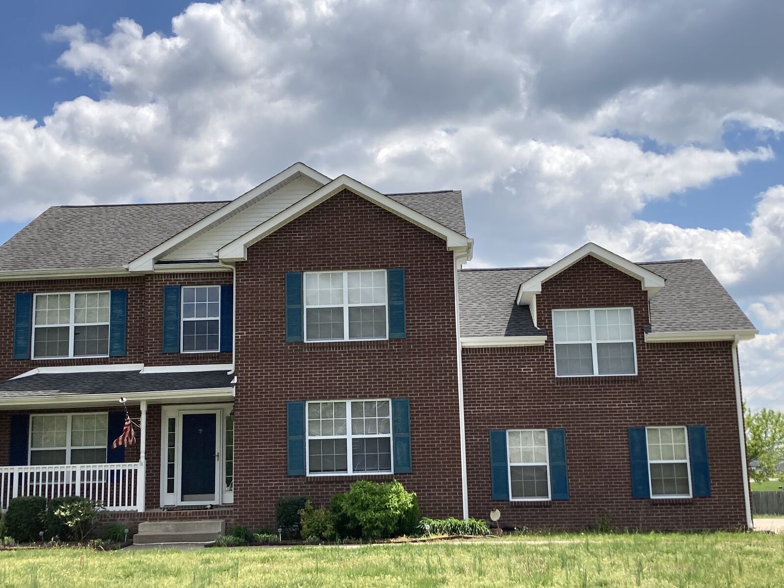 Property Photo:  2566 Leprechaun Ln  TN 37042 