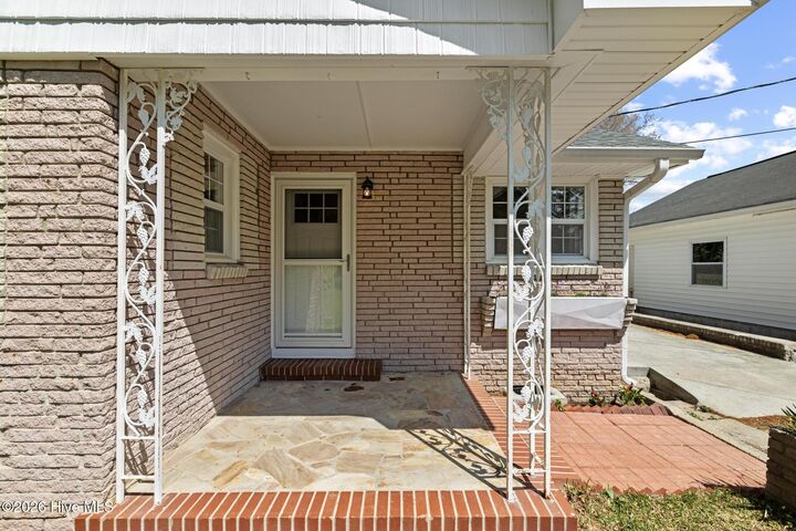 Property Photo:  106 Elizabeth Street  NC 28574 