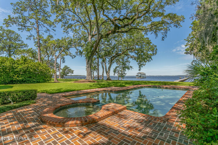 Property Photo: 11062 Riverport Drive W FL 32223