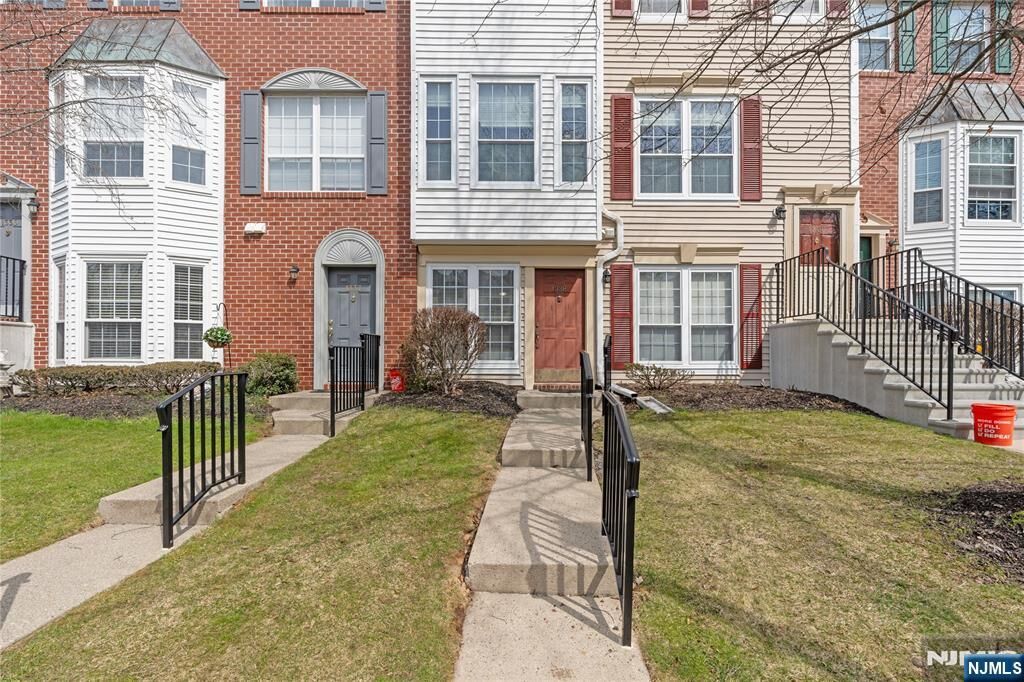 Property Photo:  1338 Lavender Court  NJ 07430 