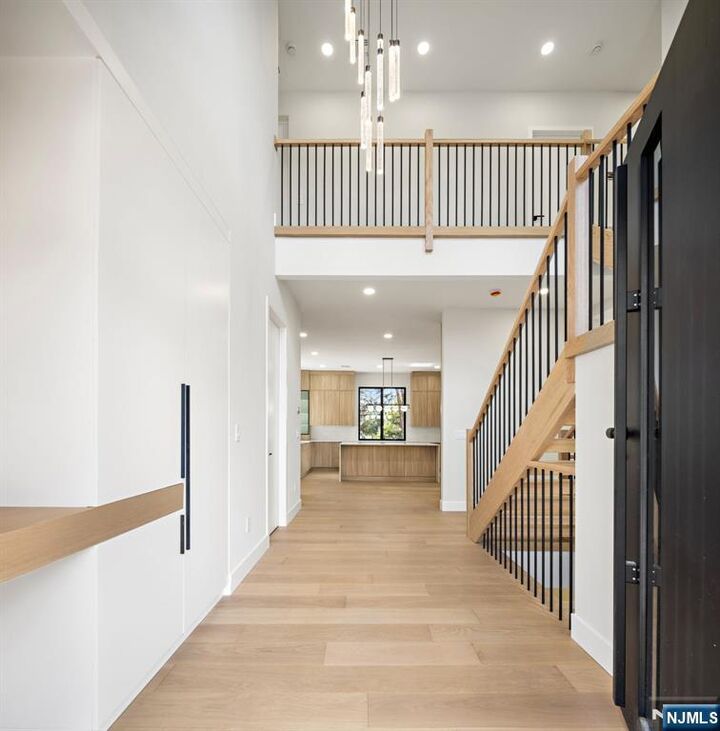 Property Photo:  12 Meadow Court  NJ 07648 