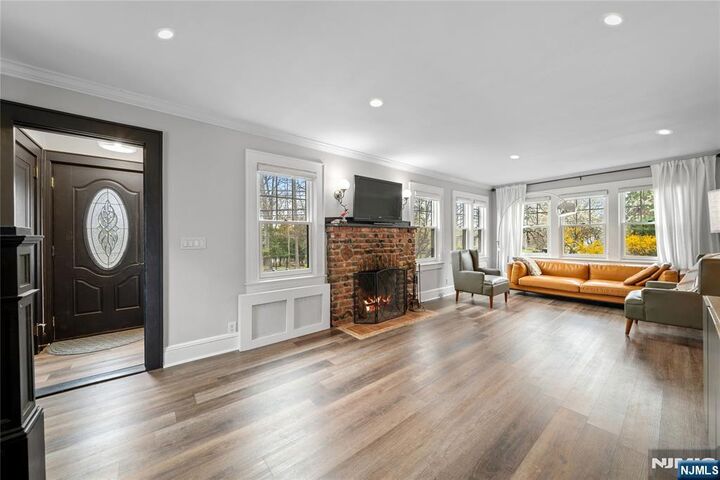 Property Photo:  243 Jefferson Avenue  NJ 07626 