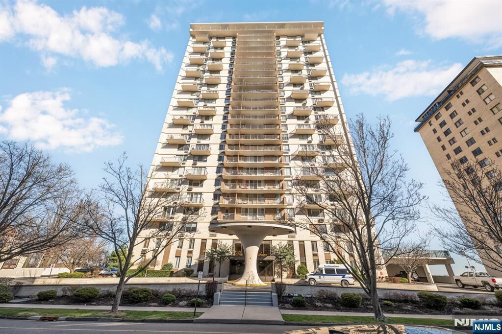 Property Photo: 160 Overlook Avenue 3A NJ 07601