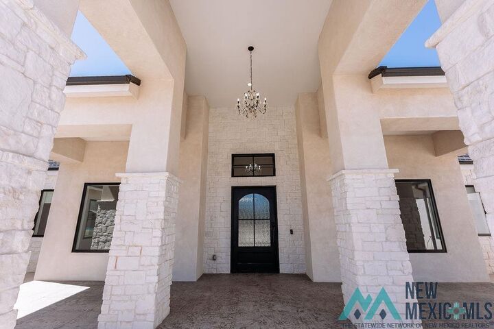 Property Photo:  1610 N Mesa Street  NM 88220 