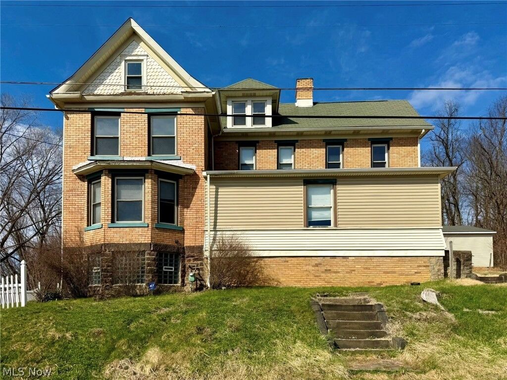 Property Photo:  305 Gardendale Street  OH 43920 