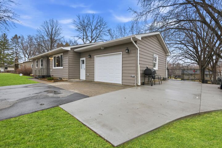 Property Photo: 9658 Crestview Drive MN 56374