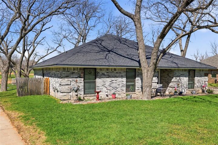 Property Photo: 8715 S Monticello Circle TX 76049