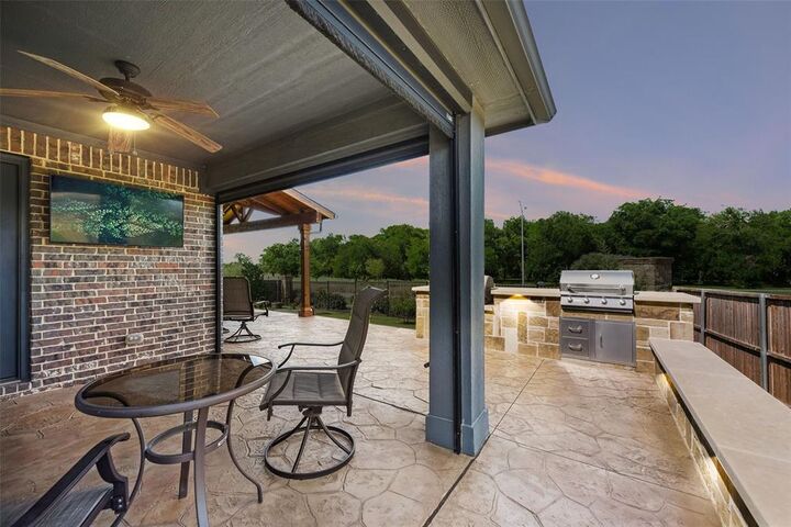 Property Photo:  501 Oakcrest Drive  TX 76247 