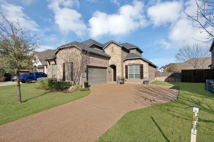 Property Photo: 1000 Merion Drive TX 76028