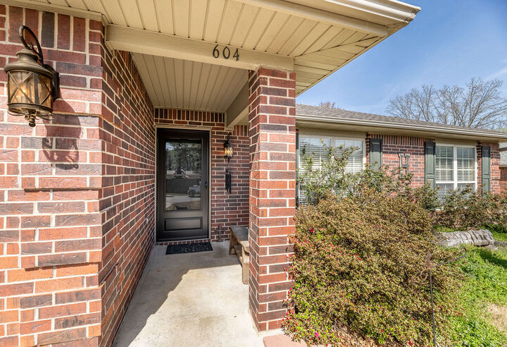 Property Photo:  604 E Ash  AR 72703 