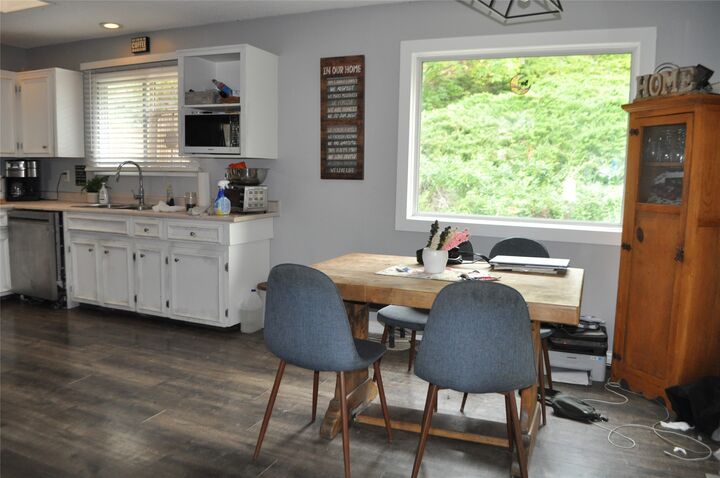 Property Photo:  663 Clifton Avenue  BC V1V 1A7 