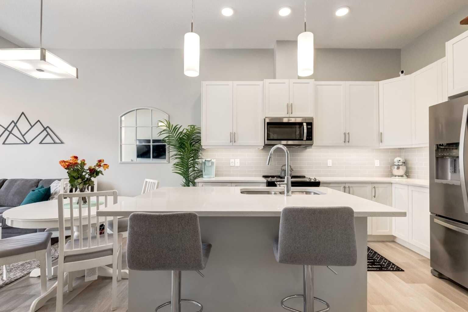 Property Photo: 212 Crestbrook Common SW AB T3B 6L1